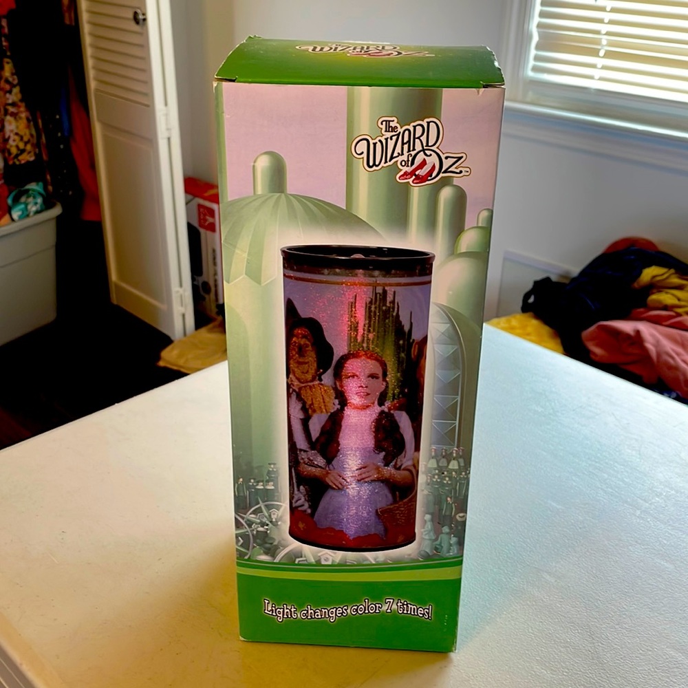 Wizard of Oz Circular Changing Color Lamp